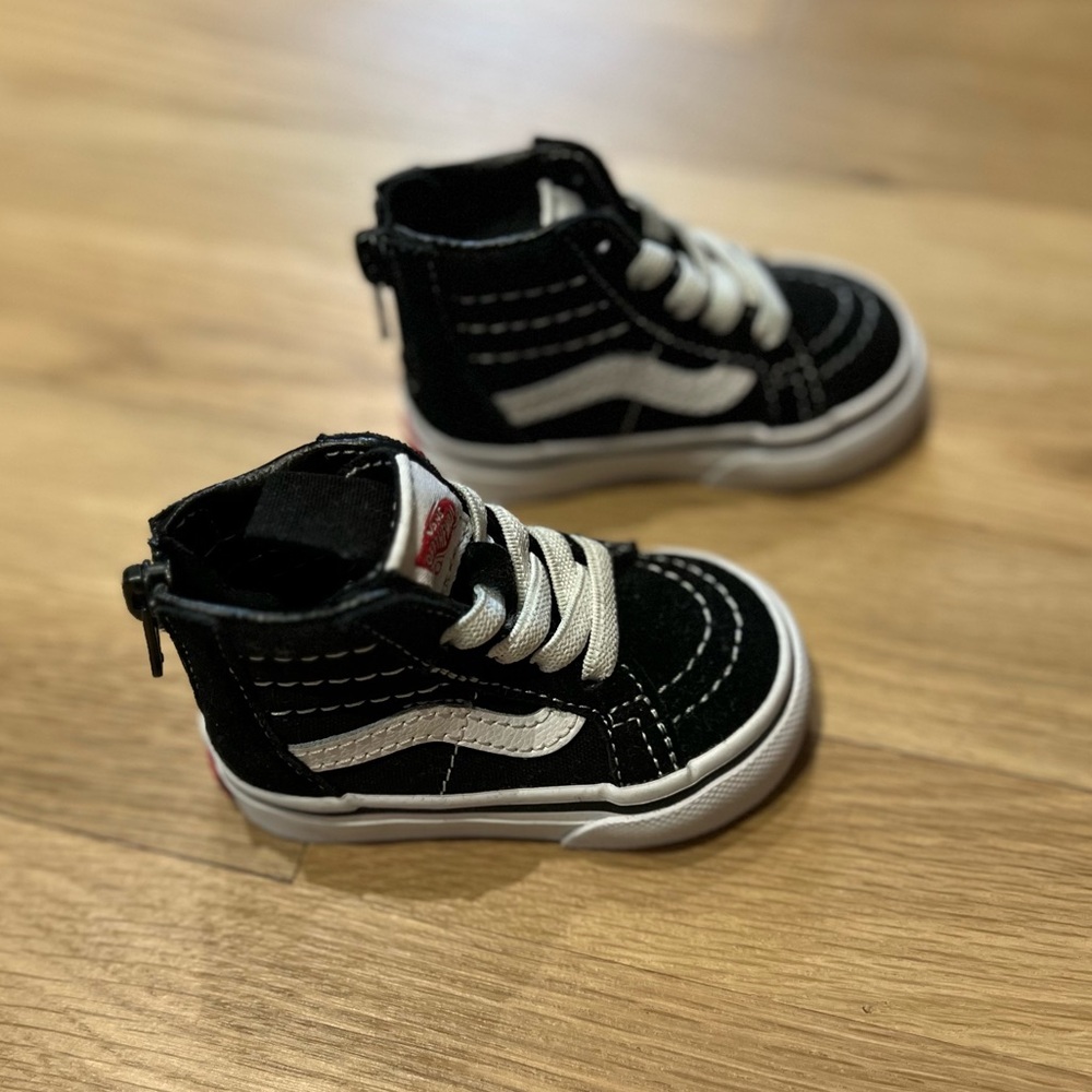 VANS SK8-HI ZIP SHOE
